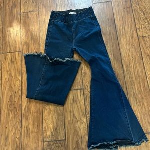 Three bird nest. EUC. Large